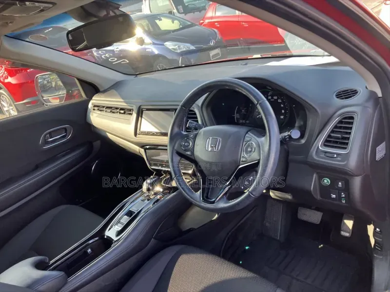 Honda Vezel 2020 Red