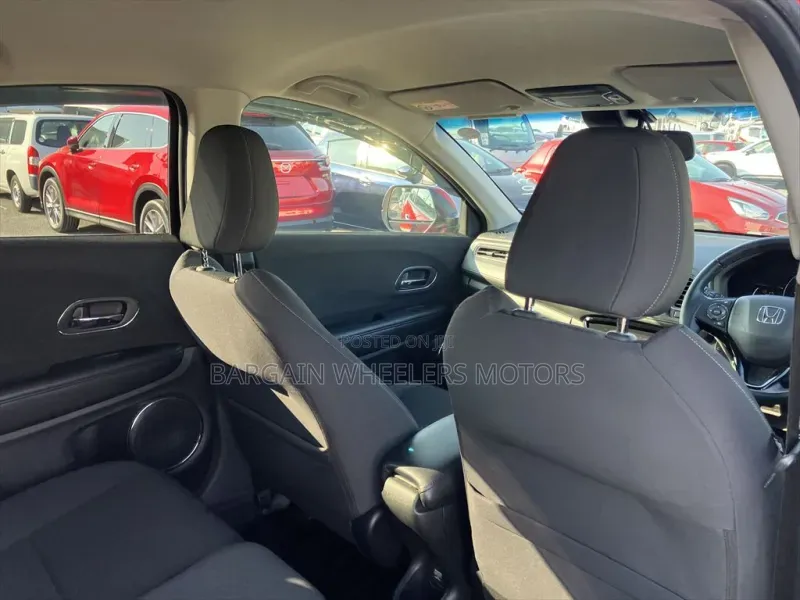 Honda Vezel 2020 Red
