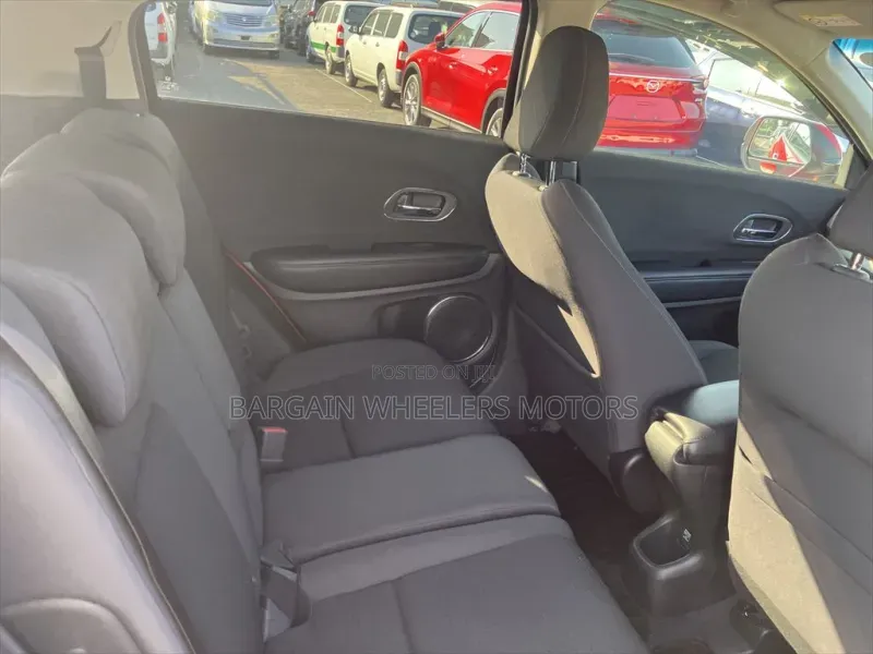 Honda Vezel 2020 Red