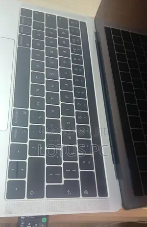 Laptop Apple MacBook Pro 2017 16GB Intel Core i5 SSD 512GB
