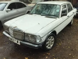 Mercedes-Benz W123 1979 White