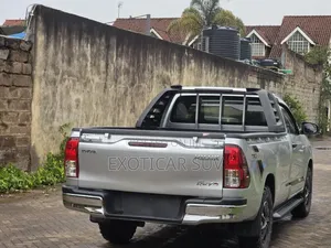 Toyota Hilux 2019 Silver