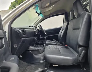 Toyota Hilux 2019 Silver