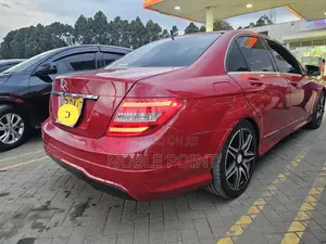 Mercedes-Benz C180 2014 Red