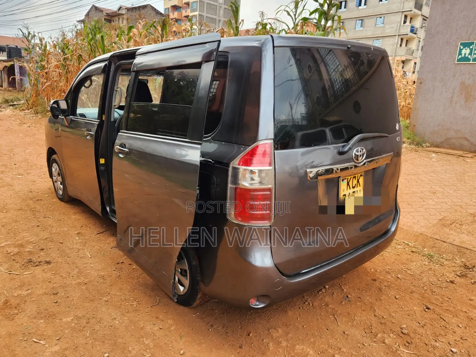 Toyota Noah 2010 Gray