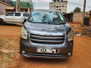 Toyota Noah 2010 Gray