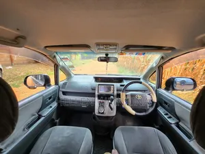 Toyota Noah 2010 Gray