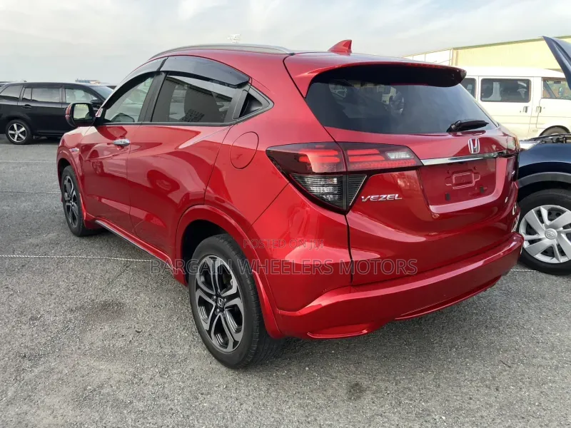 Honda Vezel 2019 Maroon