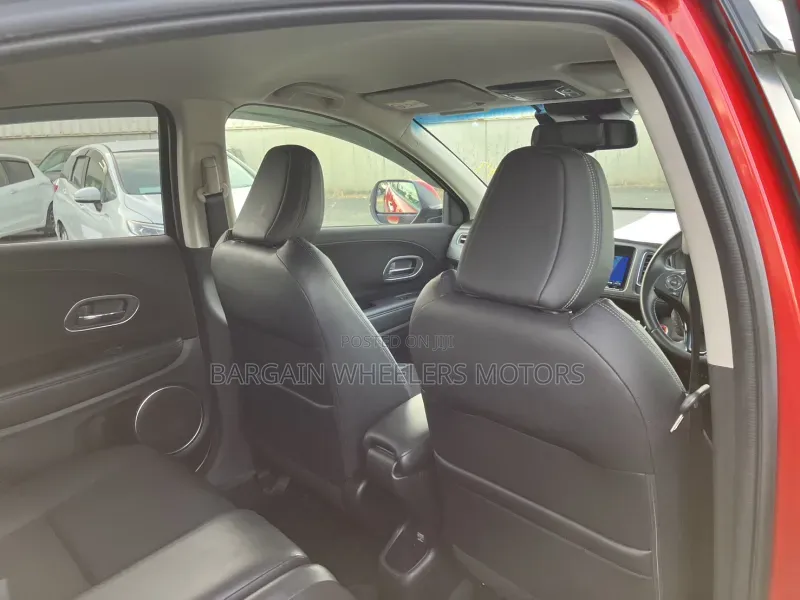 Honda Vezel 2019 Maroon