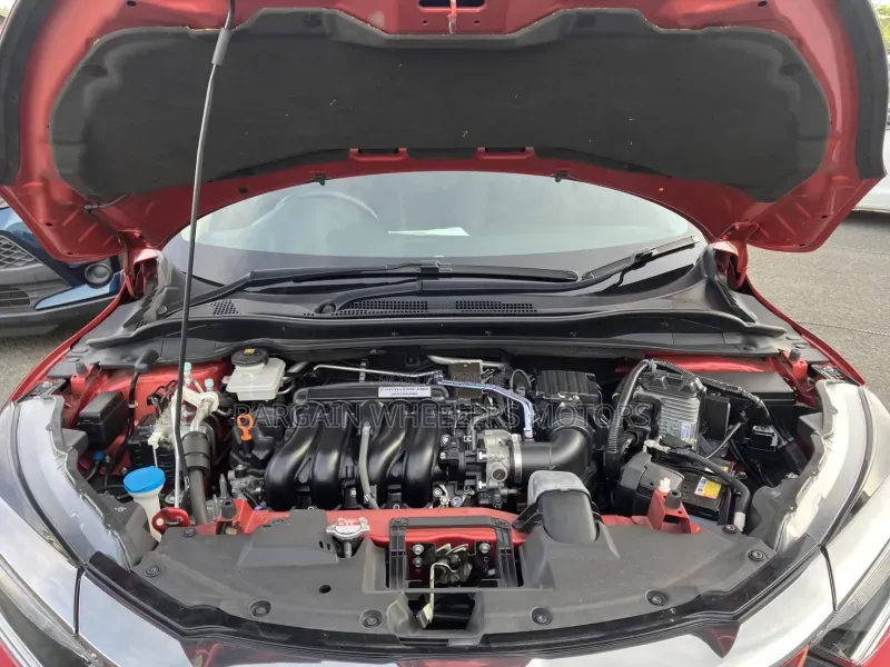 Honda Vezel 2019 Maroon