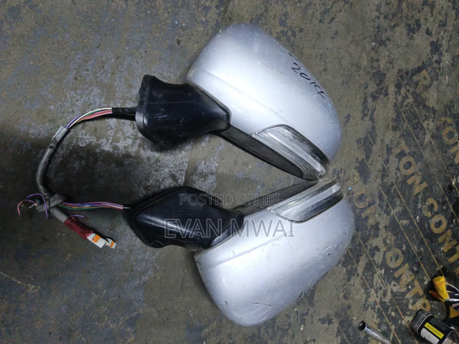 Toyota Prius 2012 Side Mirror Available