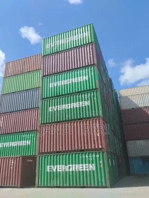 20ft Shipping Container – Clean