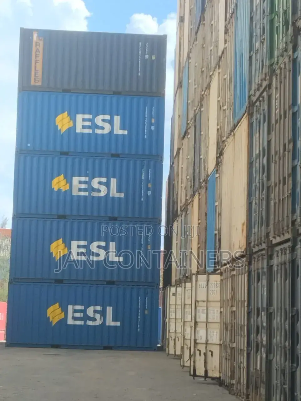 20ft Shipping Container – Clean