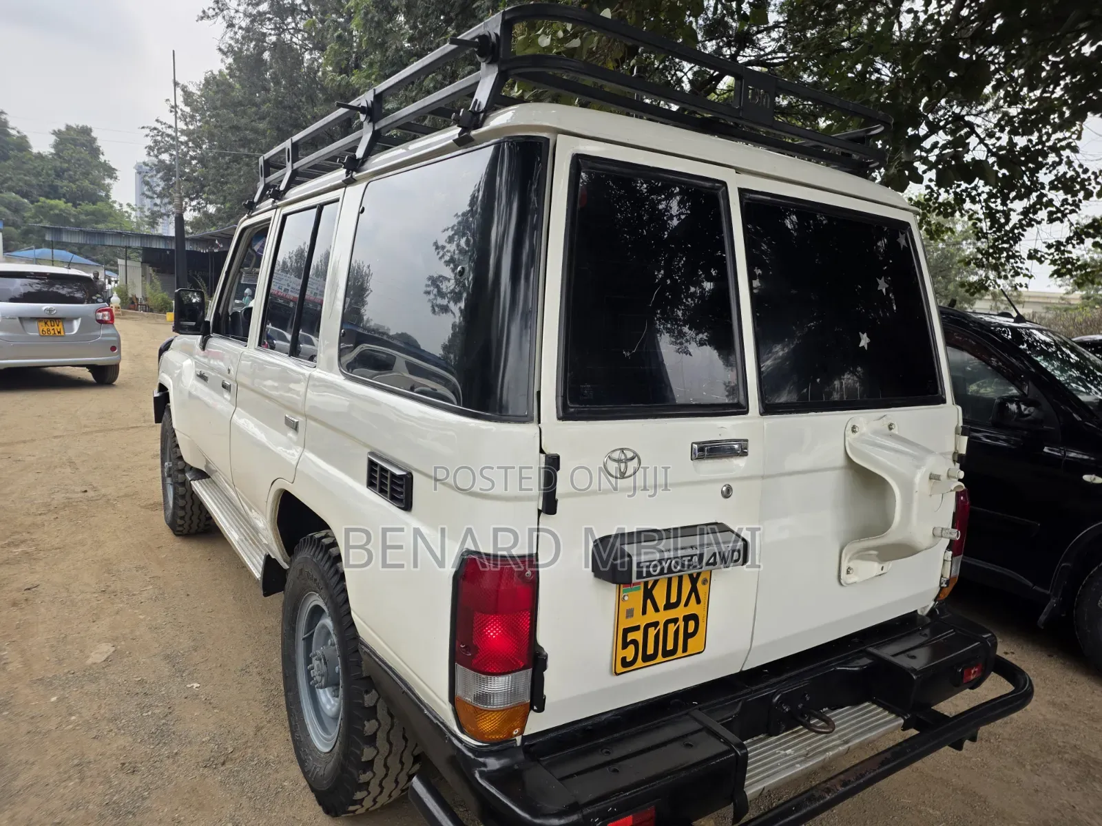 Toyota Land Cruiser 2010 White