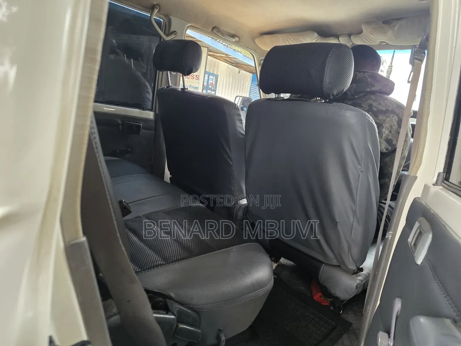 Toyota Land Cruiser 2010 White