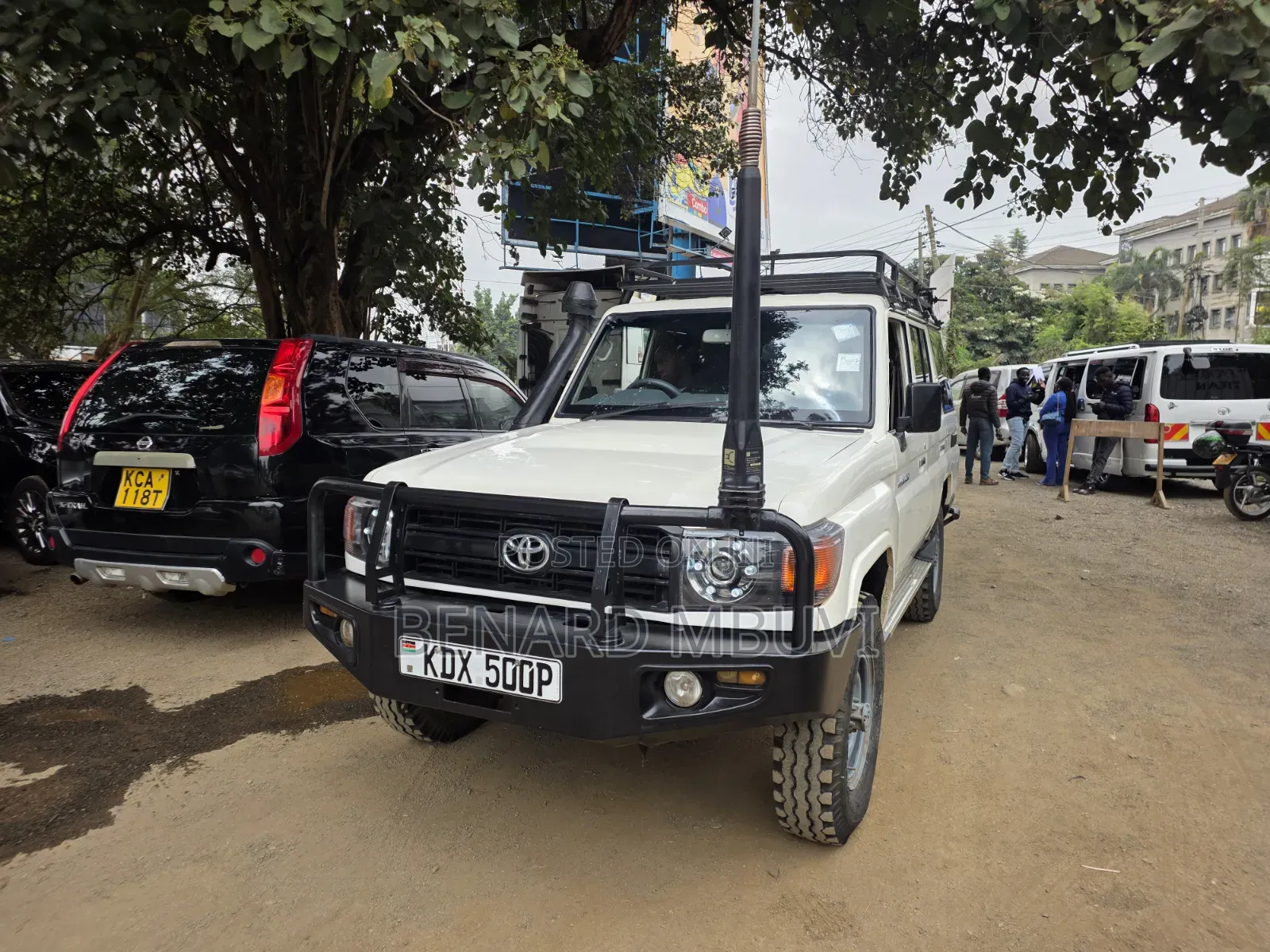 Toyota Land Cruiser 2010 White