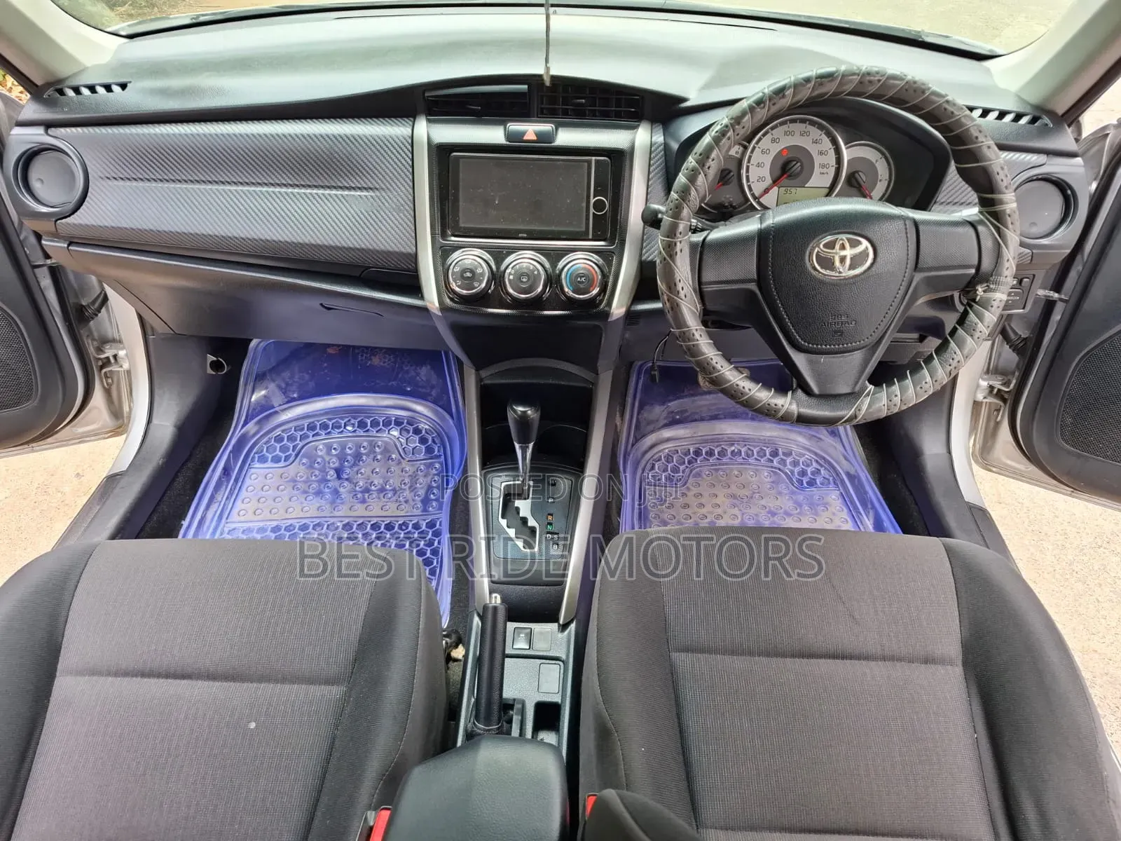 Toyota Corolla Fielder 2014 Silver