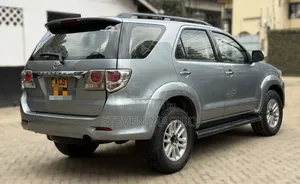 Toyota Fortuner 2.5 D AWD 2014 Silver