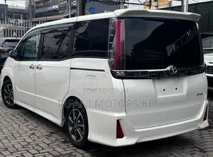 Toyota Noah 2.0 FWD (8 Seater) 2019 White