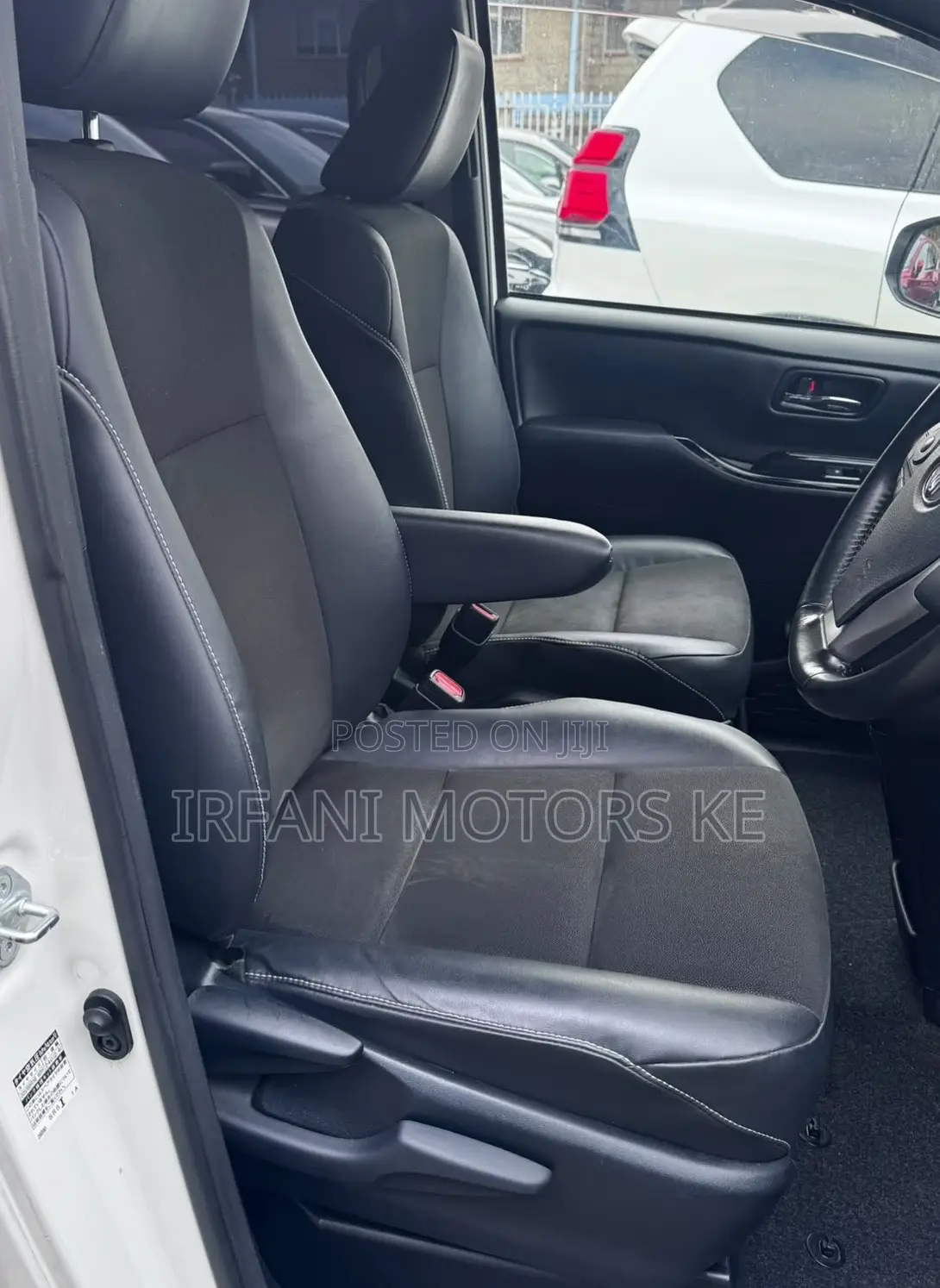 Toyota Noah 2.0 FWD (8 Seater) 2019 White