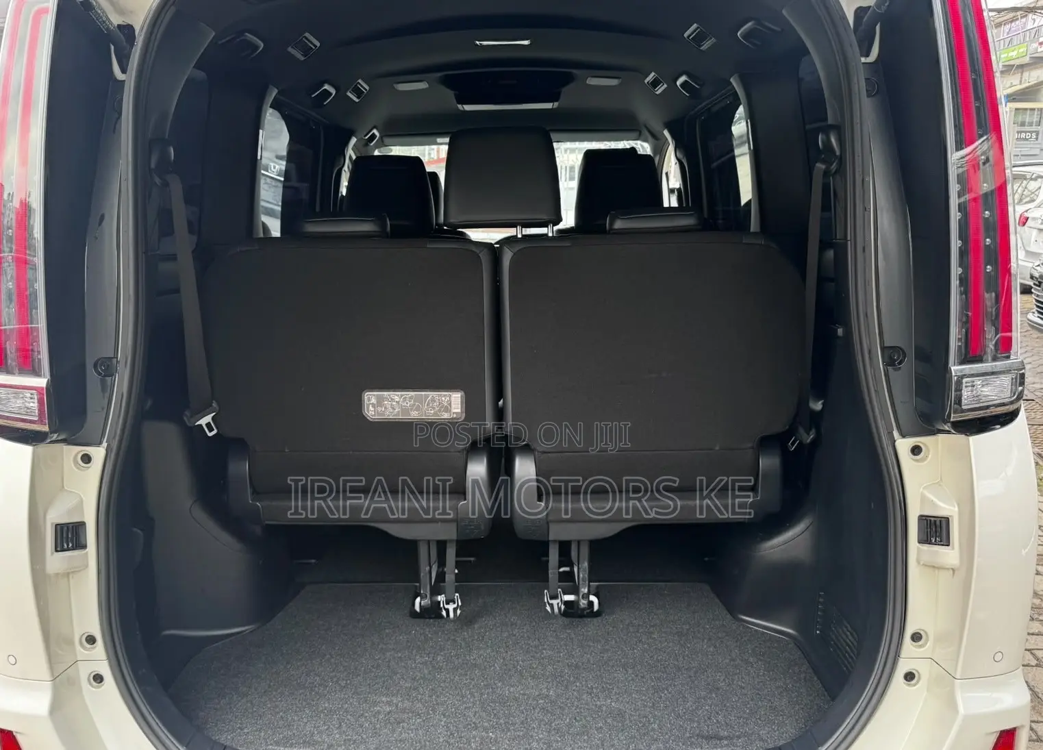 Toyota Noah 2.0 FWD (8 Seater) 2019 White