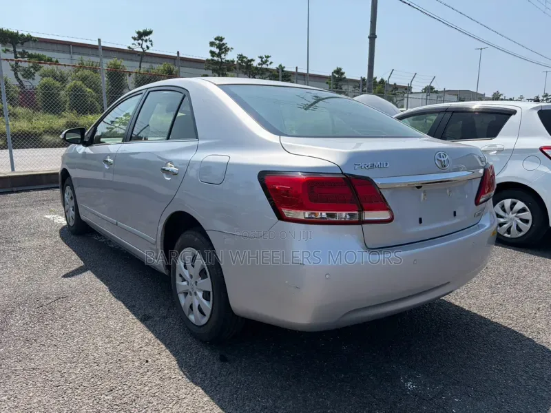 Toyota Premio 2019 Silver