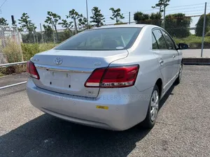 Toyota Premio 2019 Silver