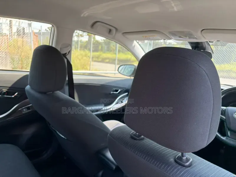 Toyota Premio 2019 Silver