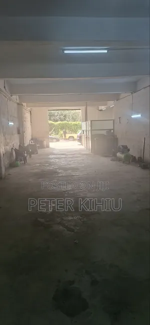 Godown to Let 3500sqft on Factory Street