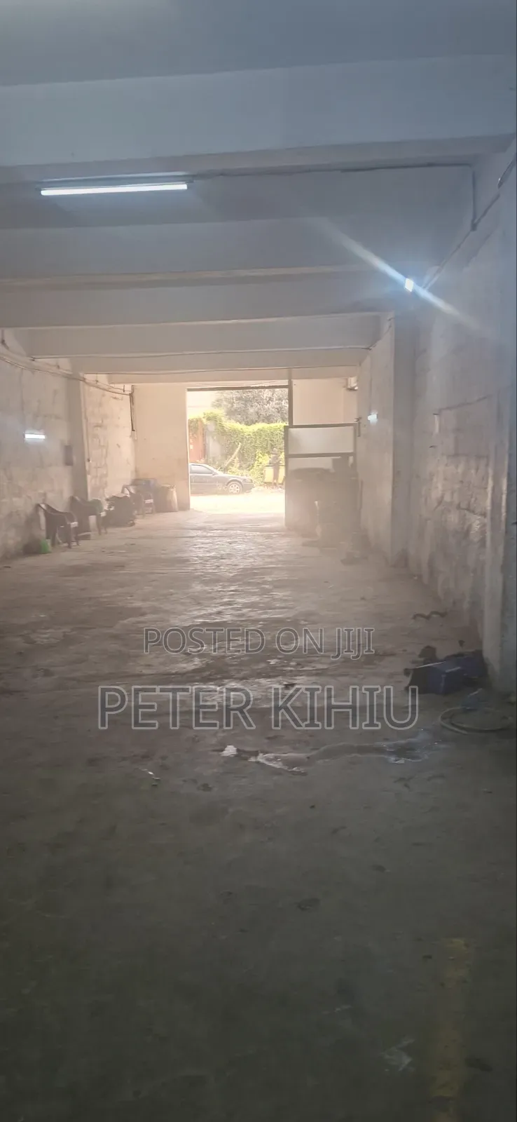 Godown to Let 3500sqft on Factory Street