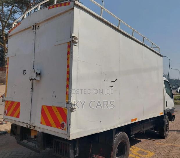 Mitsubishi Canter 4d32 2009 White - thumbnail 4