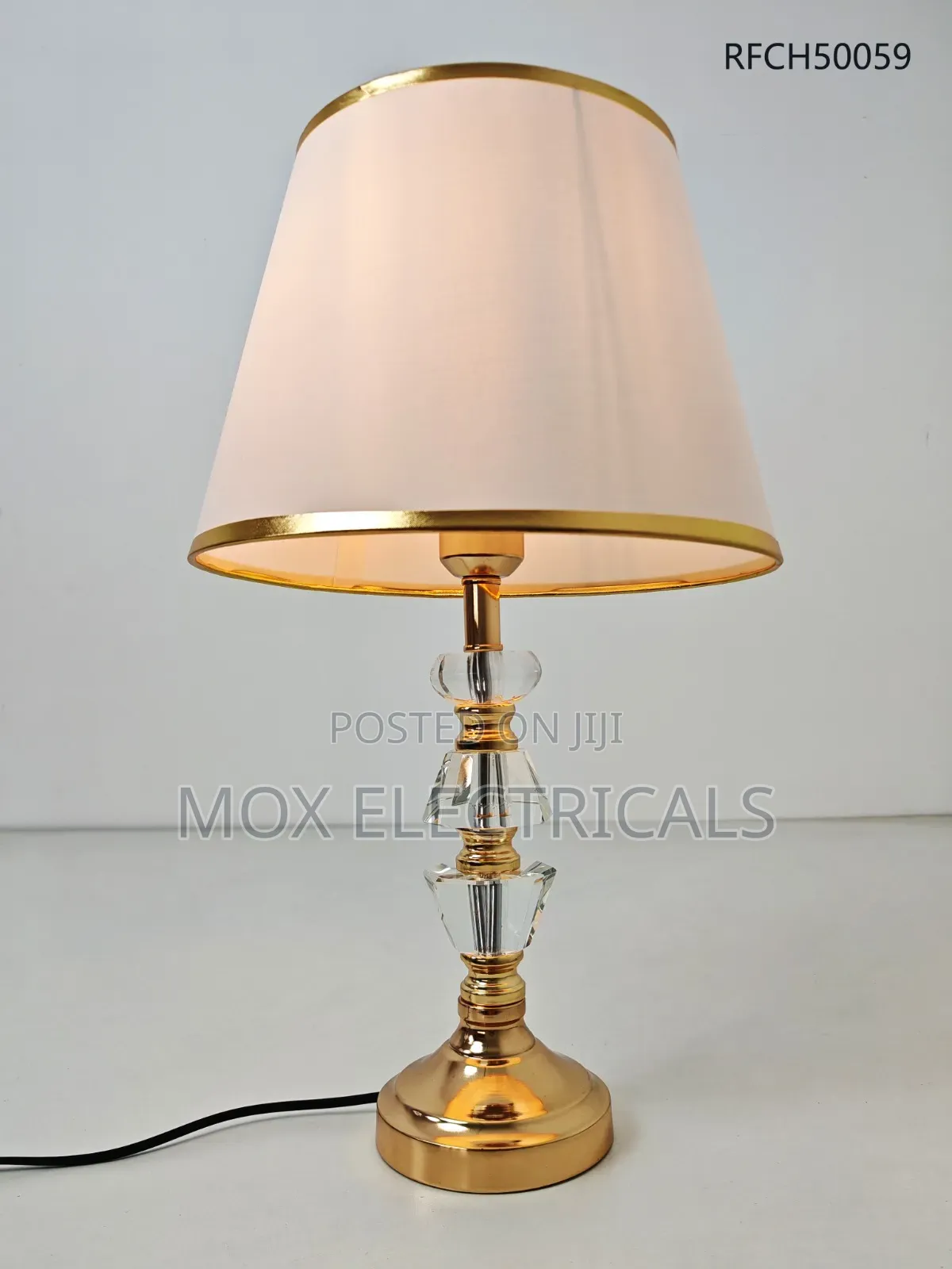 Elegant Crystal and Gold Table Lamp