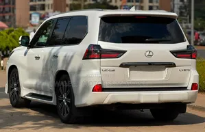 Lexus LX 570 AWD 2020 White