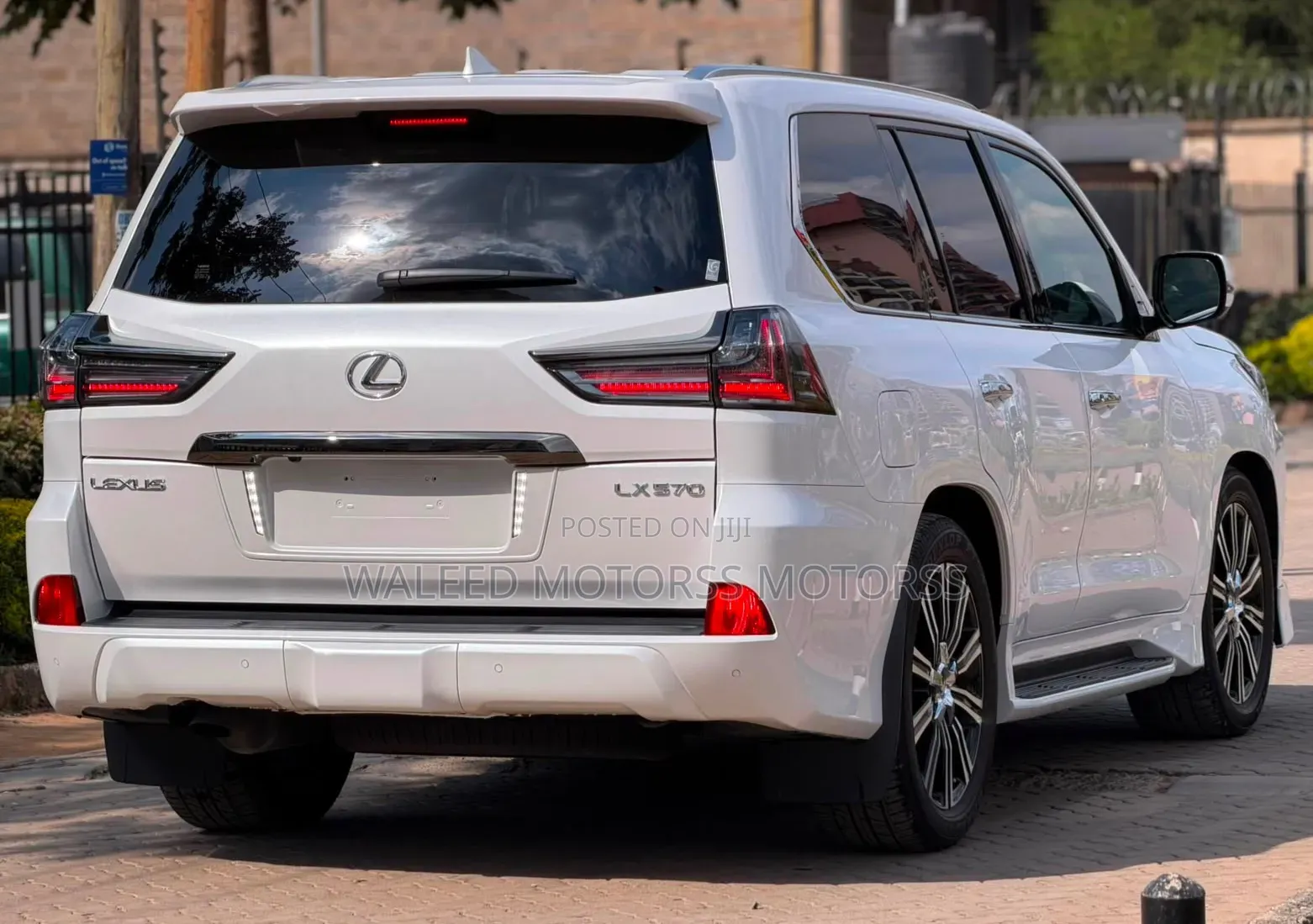 Lexus LX 570 AWD 2020 White