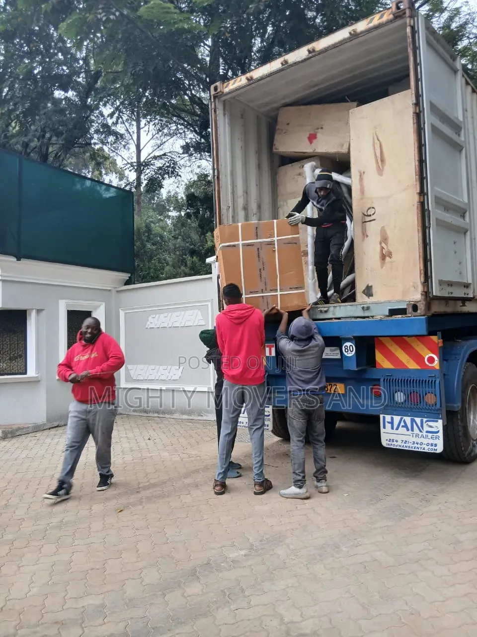 Reliable Solutions for Cargo Transportation >>Box Truck