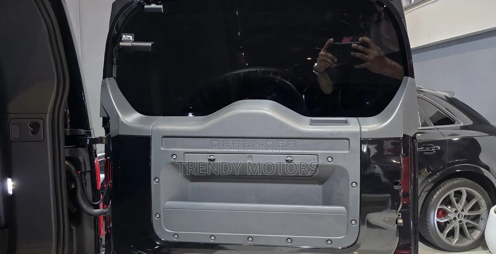 Land Rover Defender 2022 Black