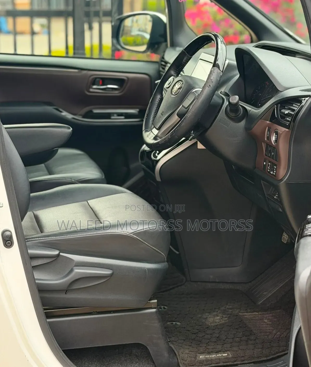 Toyota Esquire 2.0 FWD (7 seater) 2019 White
