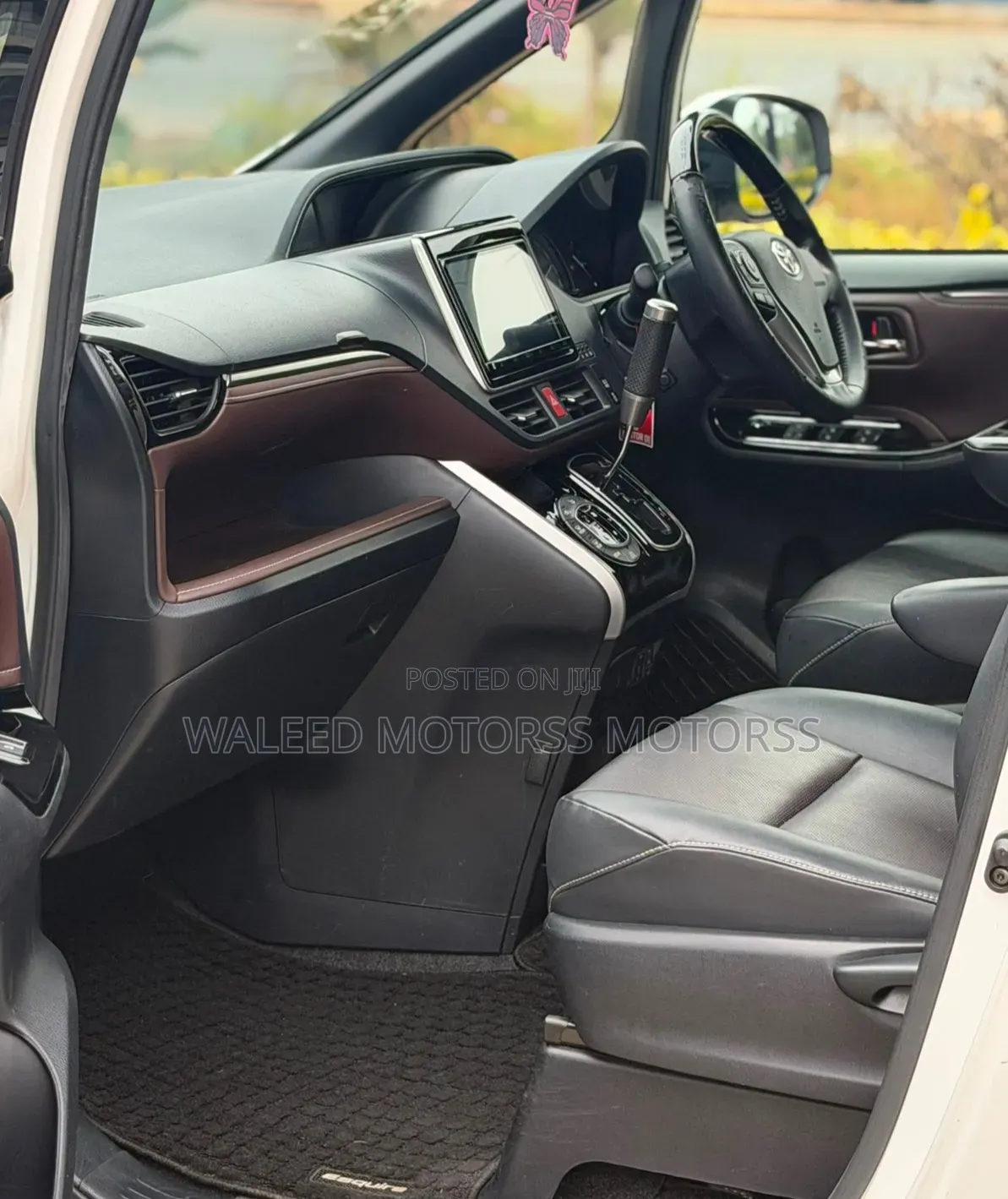 Toyota Esquire 2.0 FWD (7 seater) 2019 White