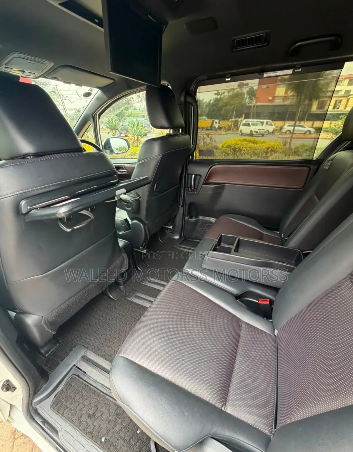 Toyota Esquire 2.0 FWD (7 seater) 2019 White