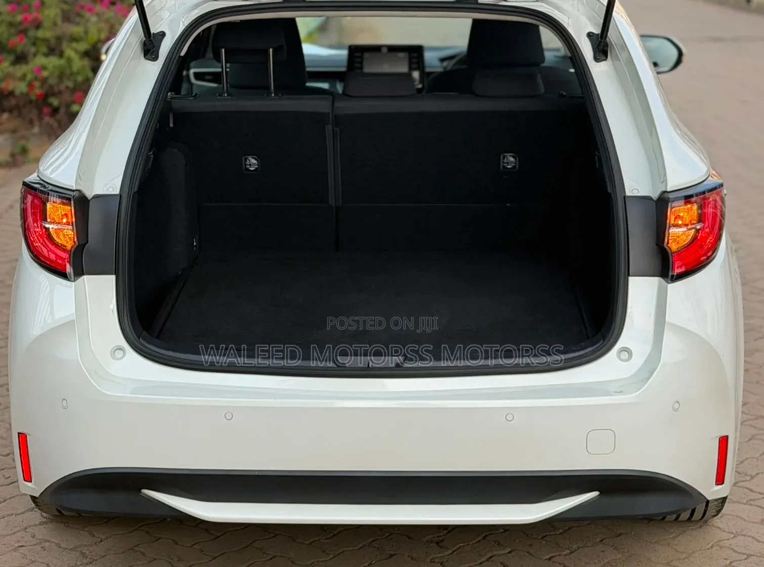 Toyota Corolla Touring 2019 White