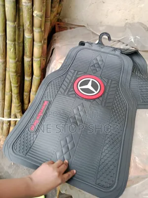 5pc Mercedes Mats Distinct Textured Geometric Diamond Pattern