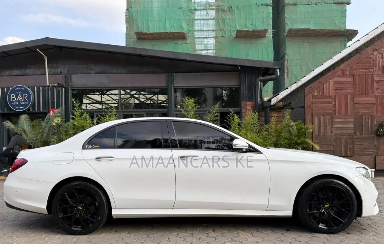 Mercedes-Benz E220 2016 White