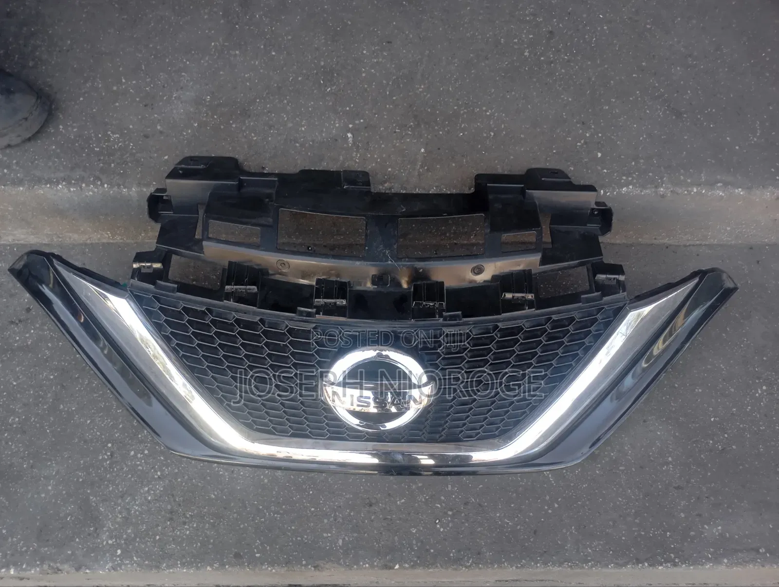Nissan Note 2018 Grill