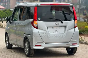 Toyota Roomy 2019 Silver