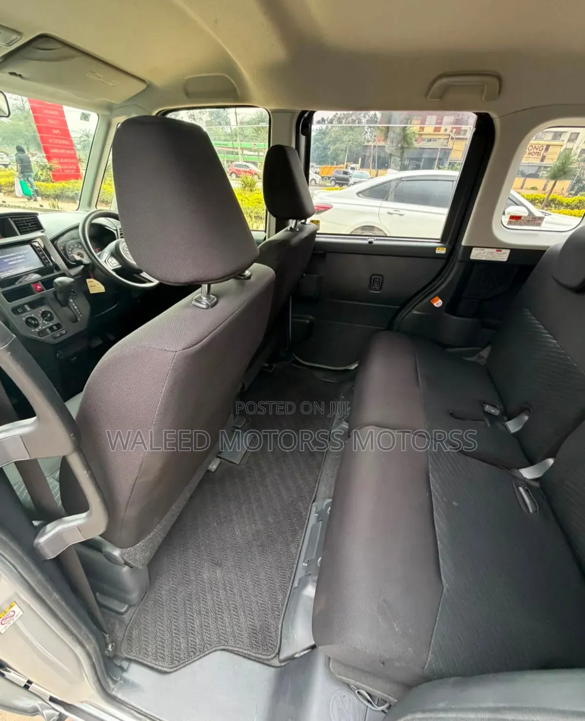 Toyota Roomy 2019 Silver