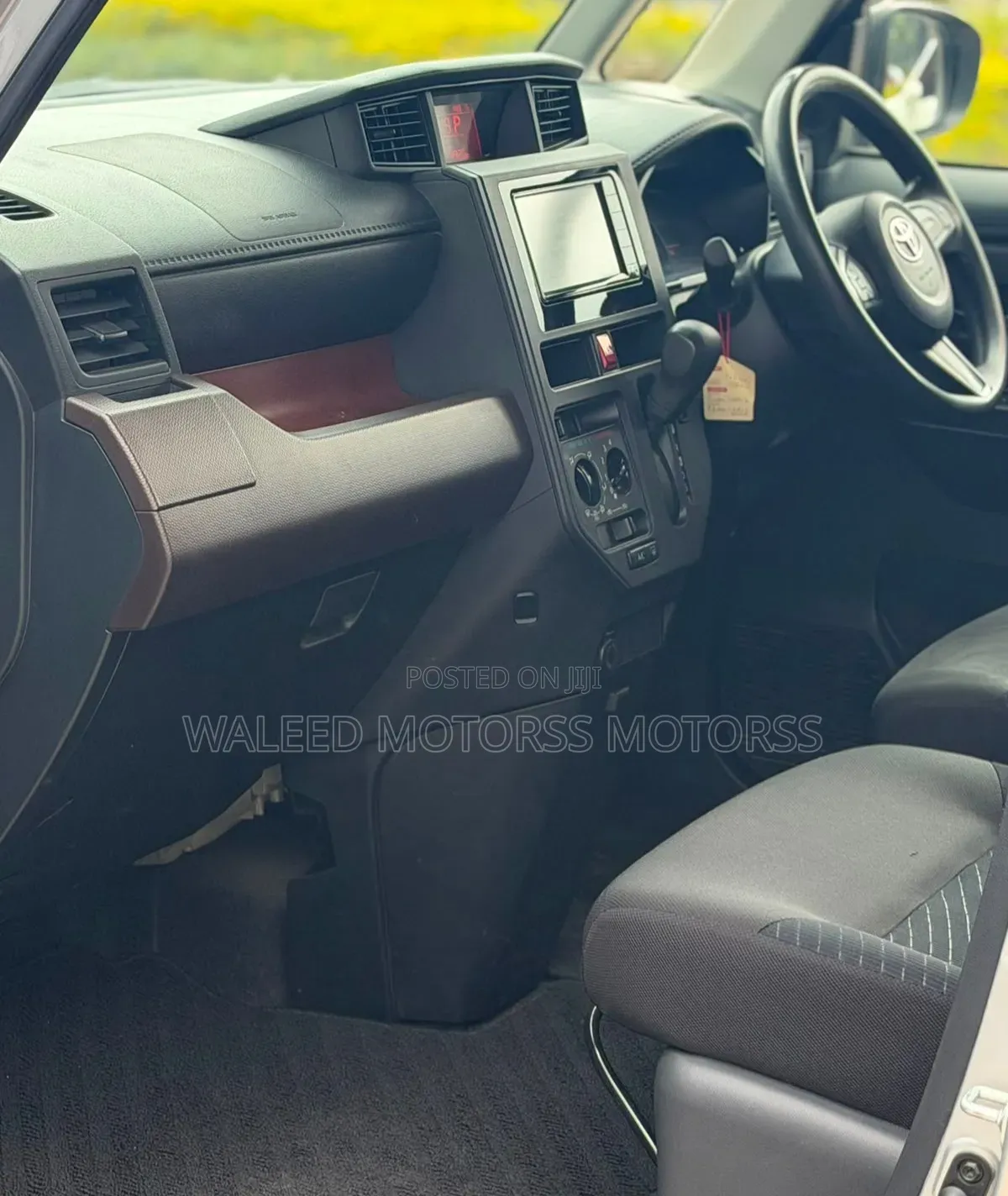 Toyota Roomy 2019 Silver