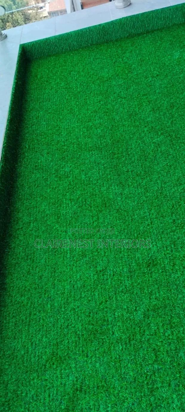 Balcony Dreams Made Real With 10mm Artificial Grass Carpet - main view