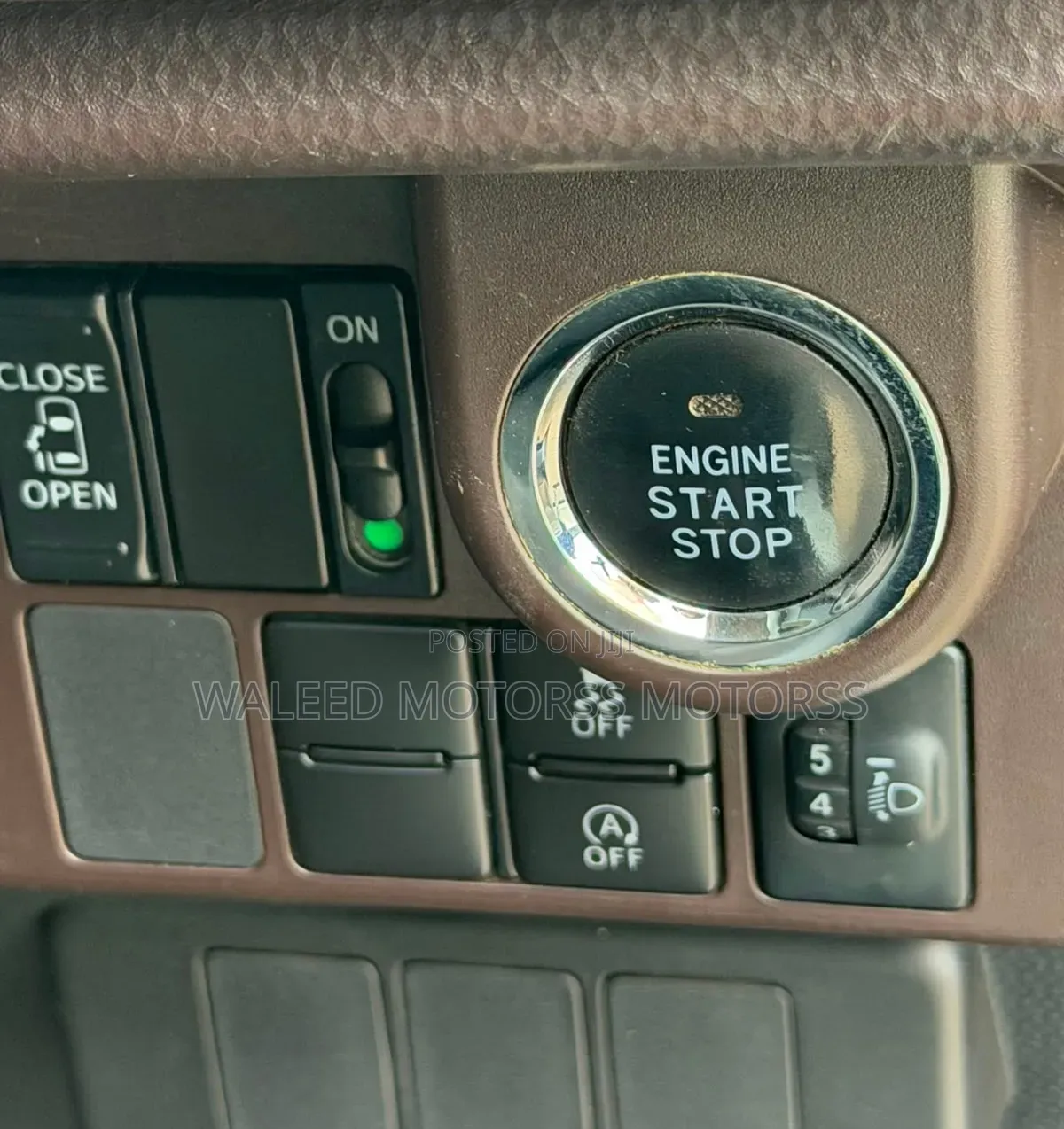 Toyota Roomy 2019 Silver
