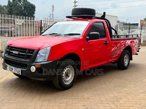 Isuzu D-MAX 2010 Red
