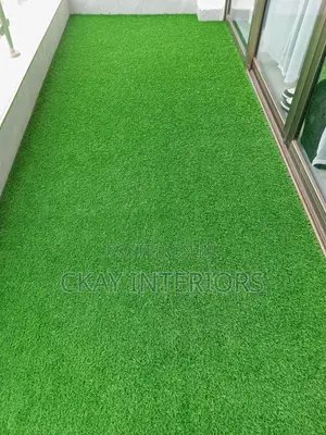 Never Dissapointing Green Balcony Artificial Grass
